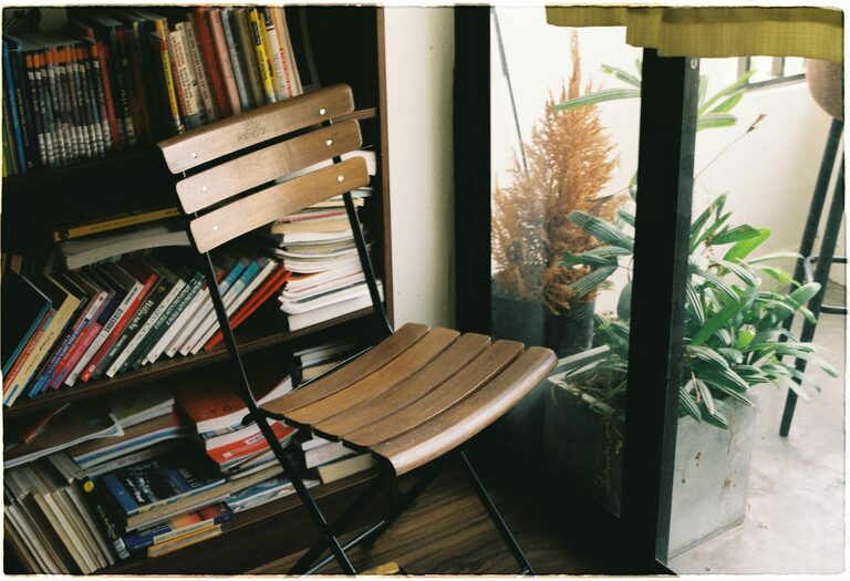 Tips for Creating a Cosy and Inviting Home Reading Nook